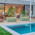 Metal planter 50 Verde opuntia 100x50x50cm ambientata luce