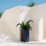 Metal planter Column Fioriera a colonna in metallo 50x50x100cm ambientata