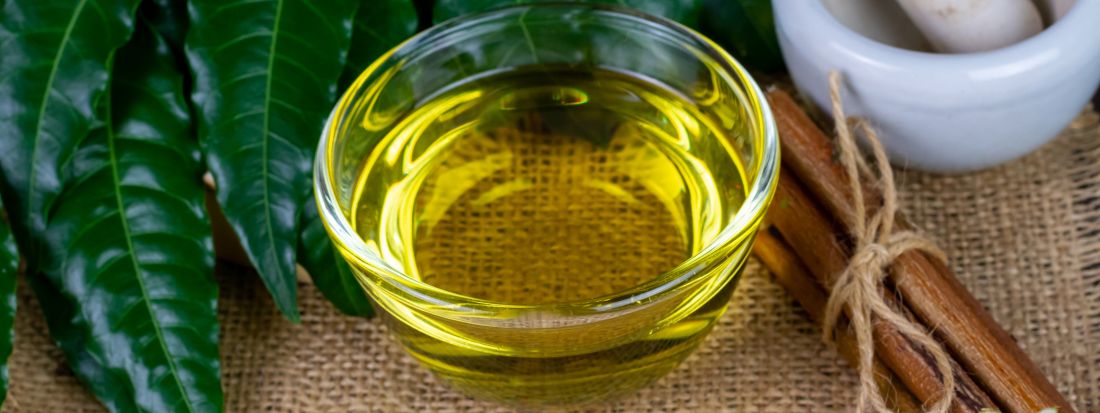 Olio di Neem brucia le foglie